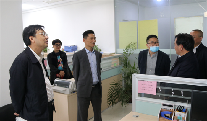 省地方金融监督管理局局长苏虎超来足球竞彩网
调研指导工作