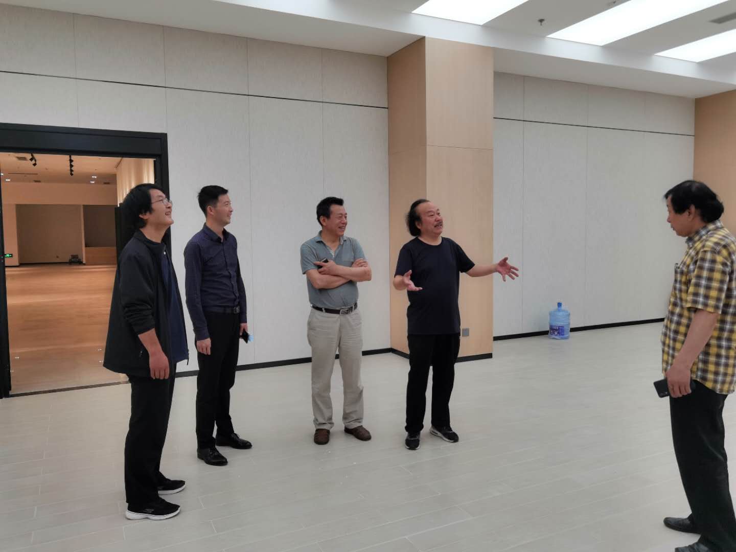 安文投公司组织专家评审组评审安康美术馆首展参展作品