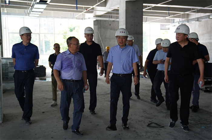 市委常委、副市长殷勇来足球竞彩网
调研 指导工作