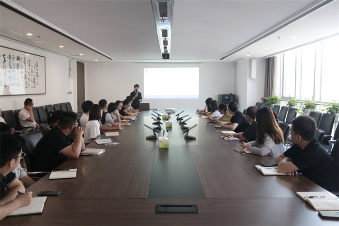 足球竞彩网
举办文明礼仪培训会